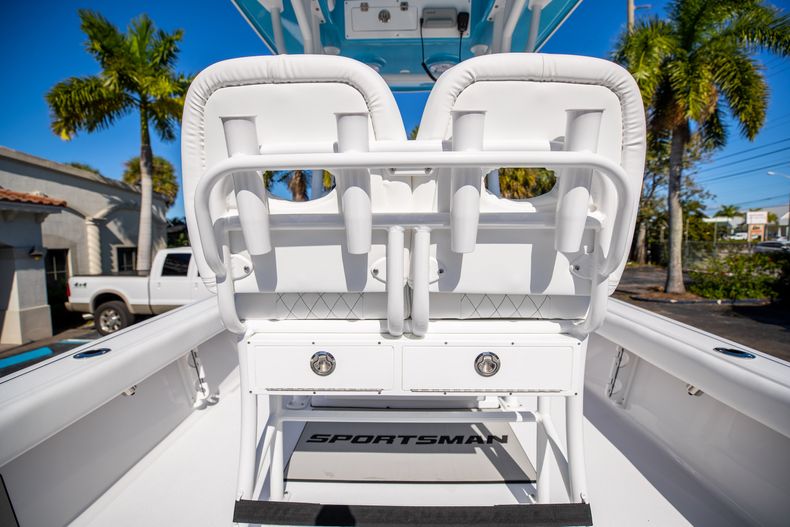 Thumbnail 14 for New 2021 Sportsman Masters 247 Bay Boat boat for sale in West Palm Beach, FL