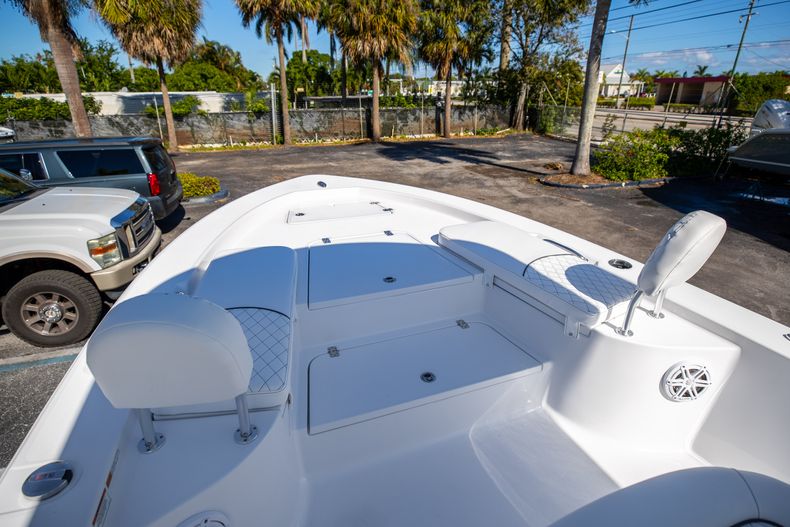 Thumbnail 30 for New 2021 Sportsman Masters 247 Bay Boat boat for sale in West Palm Beach, FL