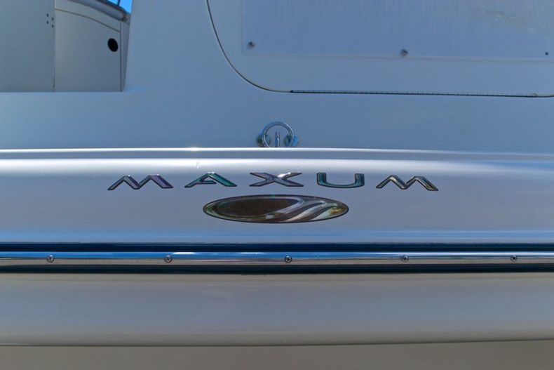Thumbnail 9 for Used 2001 Maxum 2700 SCR Sport Cruiser boat for sale in West Palm Beach, FL