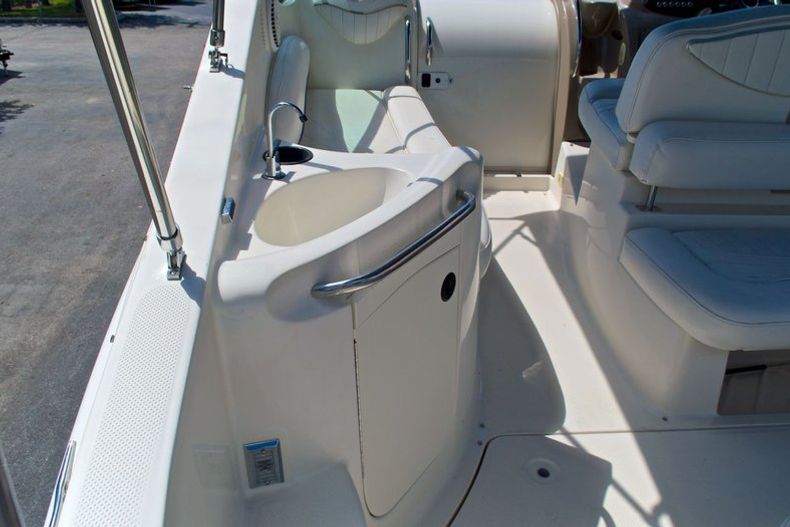 Thumbnail 25 for Used 2001 Maxum 2700 SCR Sport Cruiser boat for sale in West Palm Beach, FL