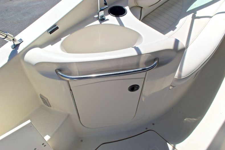Thumbnail 28 for Used 2001 Maxum 2700 SCR Sport Cruiser boat for sale in West Palm Beach, FL