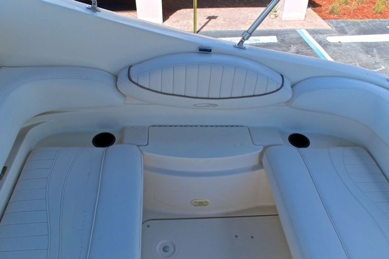 Thumbnail 32 for Used 2001 Maxum 2700 SCR Sport Cruiser boat for sale in West Palm Beach, FL