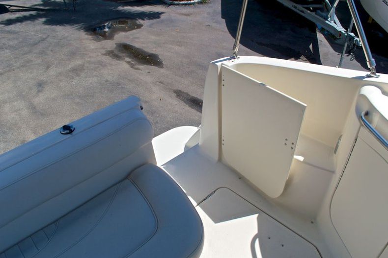 Thumbnail 35 for Used 2001 Maxum 2700 SCR Sport Cruiser boat for sale in West Palm Beach, FL