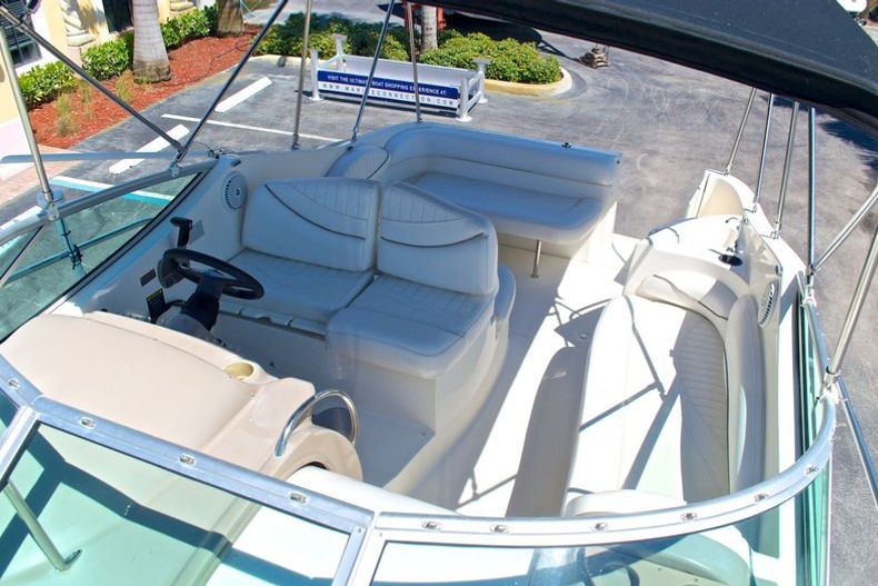 Thumbnail 68 for Used 2001 Maxum 2700 SCR Sport Cruiser boat for sale in West Palm Beach, FL