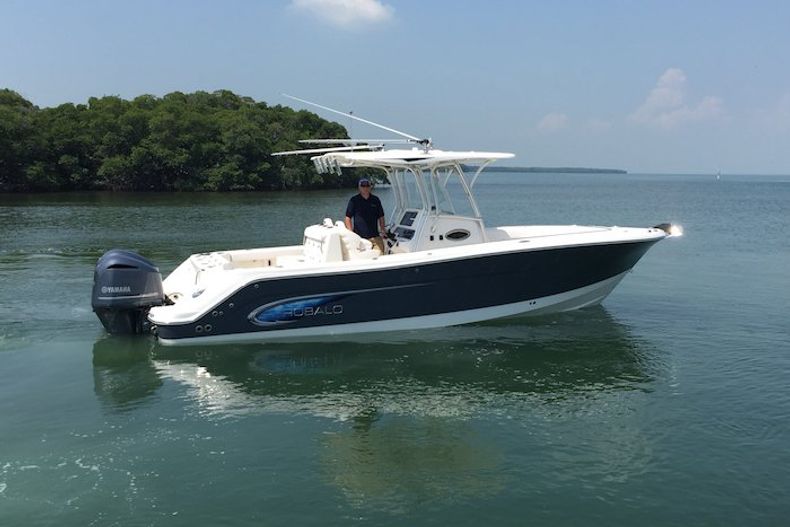 Thumbnail 2 for Used 2014 Robalo R300 Center Conosle boat for sale in Miami, FL