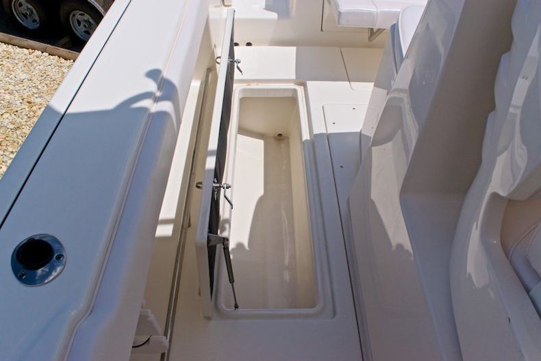 Thumbnail 41 for Used 2014 Robalo R300 Center Conosle boat for sale in Miami, FL