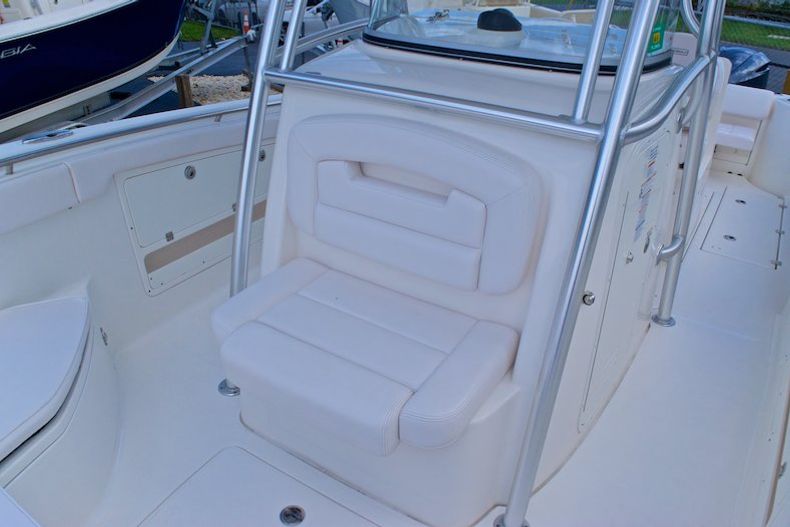 Thumbnail 51 for Used 2014 Robalo R300 Center Conosle boat for sale in Miami, FL