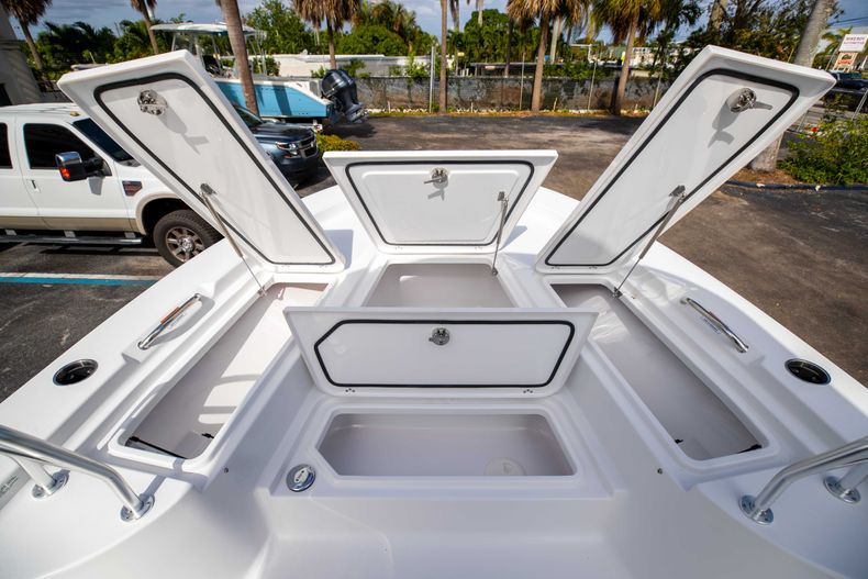Thumbnail 32 for New 2021 Sportsman Masters 247 Bay Boat boat for sale in Vero Beach, FL