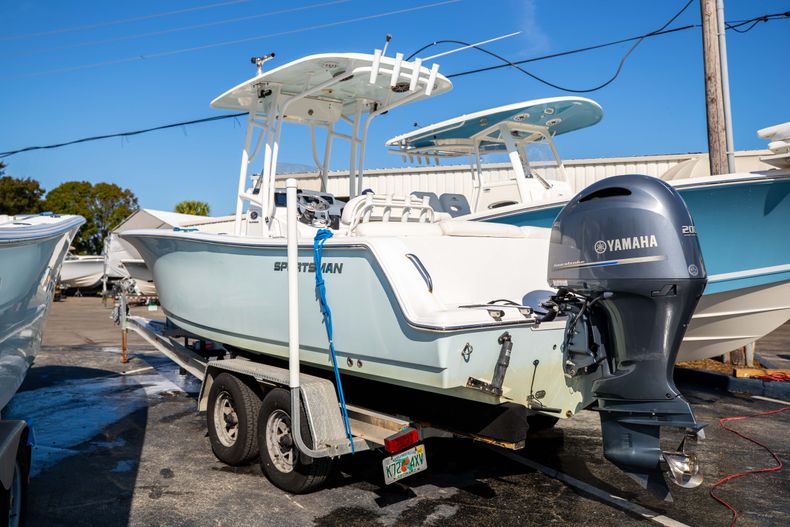 Thumbnail 1 for Used 2014 Sportsman Heritage 231 Center Console boat for sale in West Palm Beach, FL