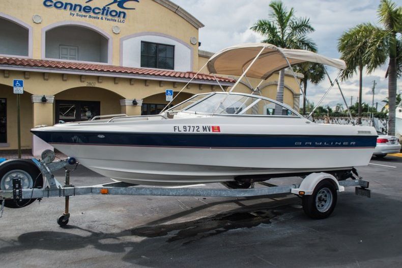 Thumbnail 7 for Used 2005 Bayliner 195 Classic boat for sale in West Palm Beach, FL