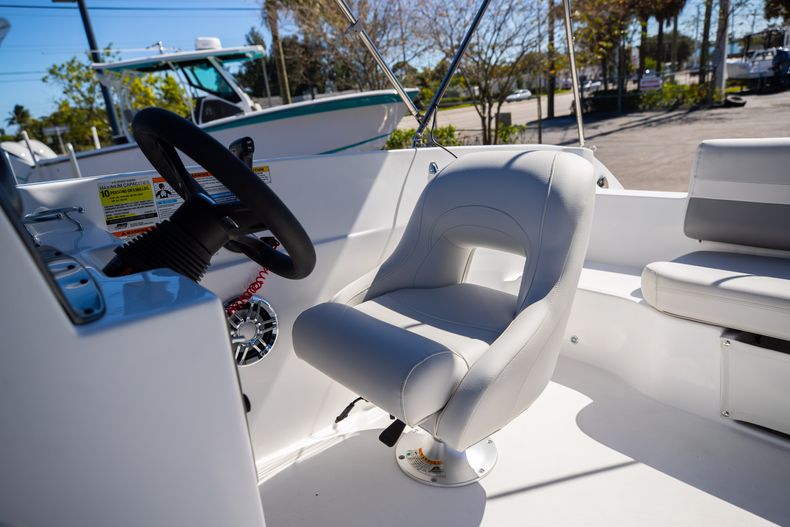 Thumbnail 29 for New 2021 Hurricane SunDeck Sport SS 188 OB boat for sale in West Palm Beach, FL