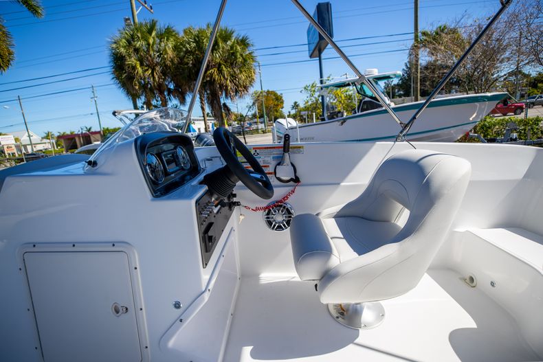 Thumbnail 25 for New 2021 Hurricane SunDeck Sport SS 188 OB boat for sale in West Palm Beach, FL