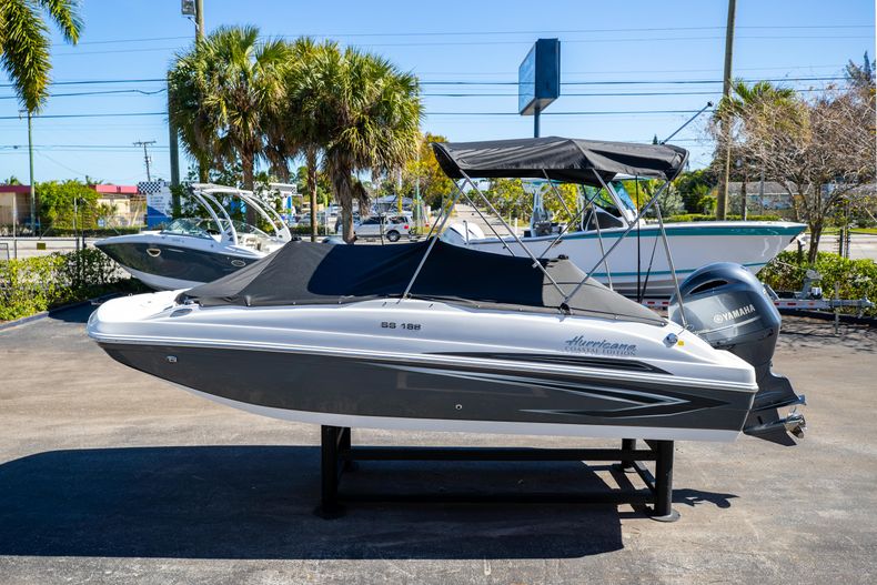 Thumbnail 9 for New 2021 Hurricane SunDeck Sport SS 188 OB boat for sale in West Palm Beach, FL
