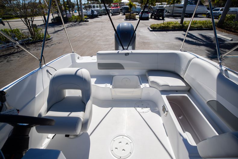 Thumbnail 20 for New 2021 Hurricane SunDeck Sport SS 188 OB boat for sale in West Palm Beach, FL