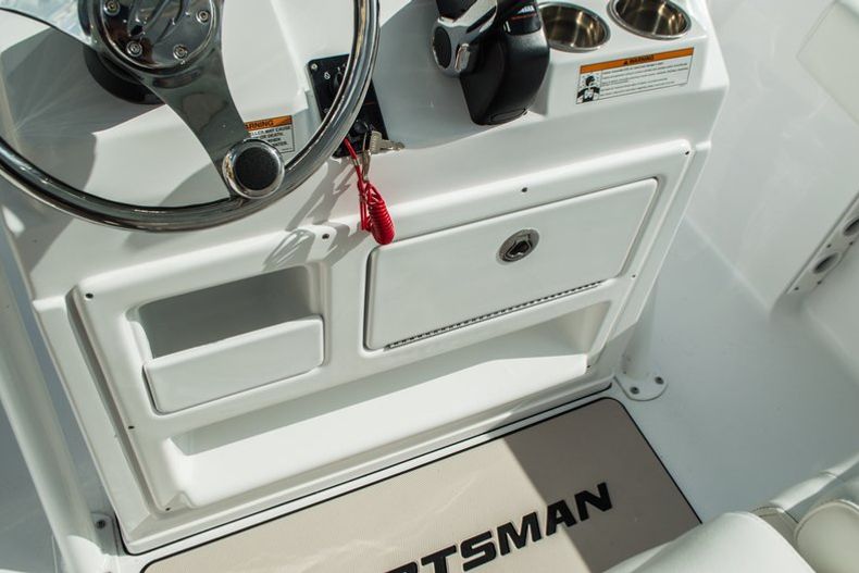 Thumbnail 33 for New 2016 Sportsman Open 212 Center Console boat for sale in Miami, FL