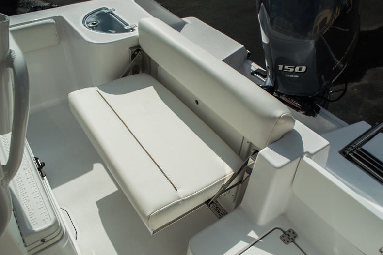 Thumbnail 37 for New 2016 Sportsman Open 212 Center Console boat for sale in Miami, FL