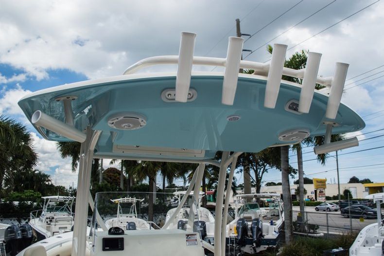 Thumbnail 9 for New 2016 Cobia 256 Center Console boat for sale in Miami, FL