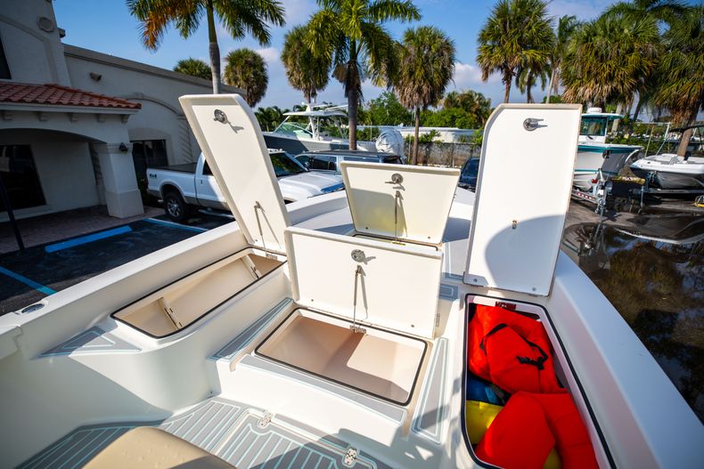 Thumbnail 39 for Used 2014 Pathfinder 2600 HPS Bay Boat boat for sale in West Palm Beach, FL