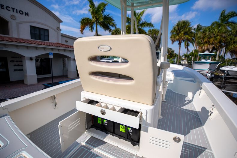 Thumbnail 19 for Used 2014 Pathfinder 2600 HPS Bay Boat boat for sale in West Palm Beach, FL