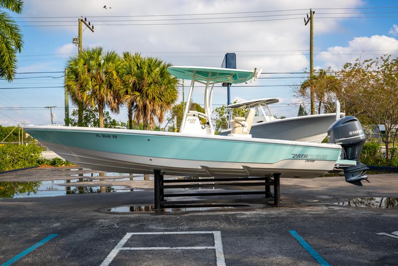 Thumbnail 6 for Used 2014 Pathfinder 2600 HPS Bay Boat boat for sale in West Palm Beach, FL