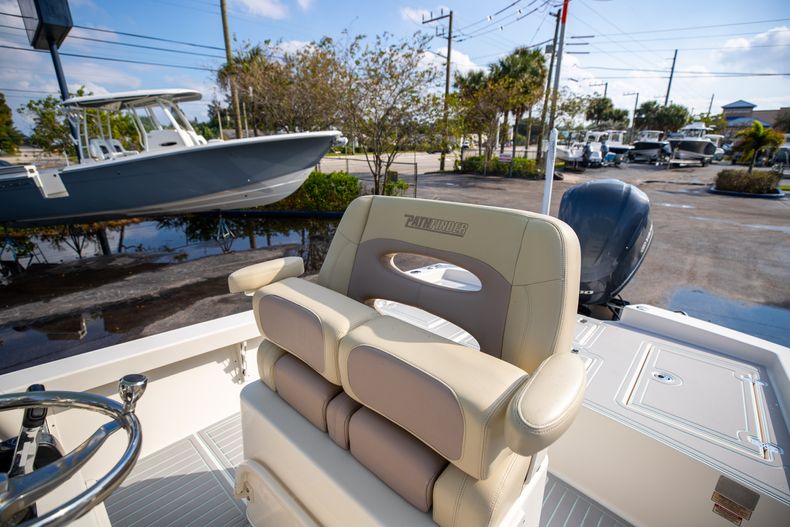 Thumbnail 35 for Used 2014 Pathfinder 2600 HPS Bay Boat boat for sale in West Palm Beach, FL