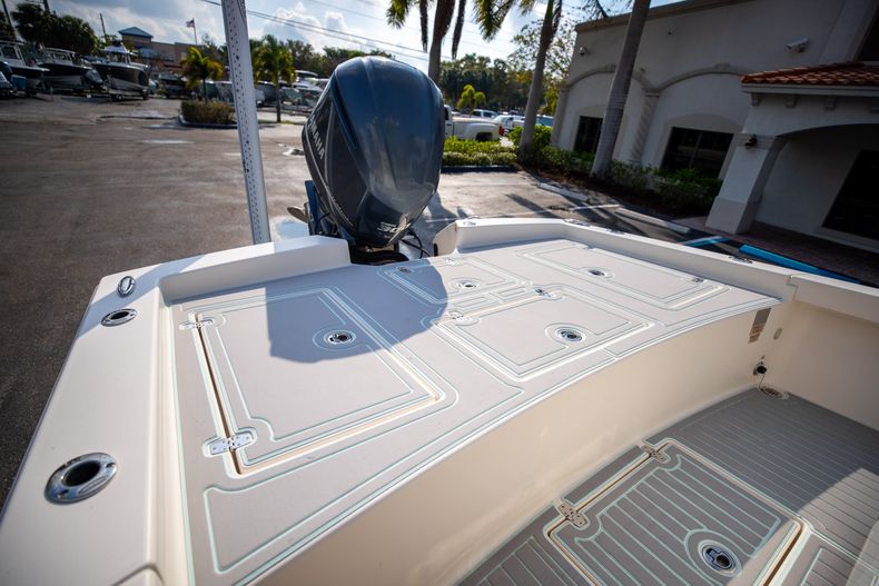 Thumbnail 13 for Used 2014 Pathfinder 2600 HPS Bay Boat boat for sale in West Palm Beach, FL