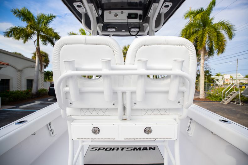 Thumbnail 17 for New 2021 Sportsman Masters 247 Bay Boat boat for sale in West Palm Beach, FL