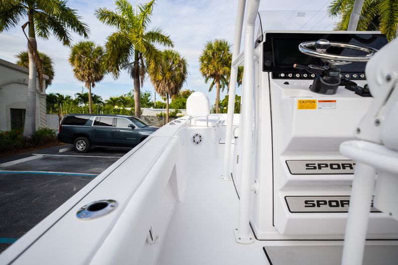 Thumbnail 19 for New 2021 Sportsman Masters 247 Bay Boat boat for sale in West Palm Beach, FL