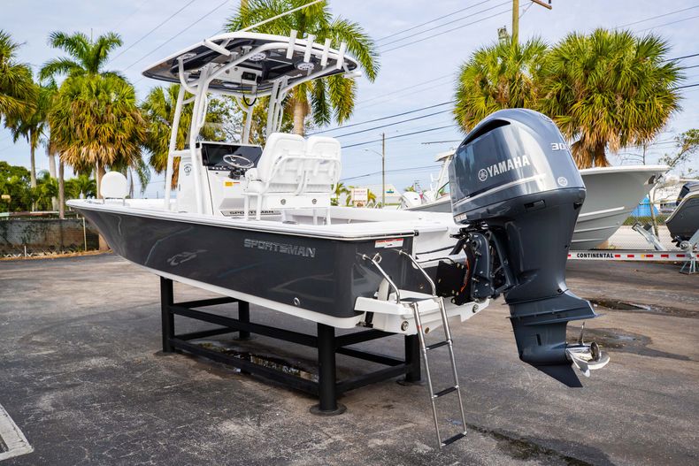 Thumbnail 5 for New 2021 Sportsman Masters 247 Bay Boat boat for sale in West Palm Beach, FL