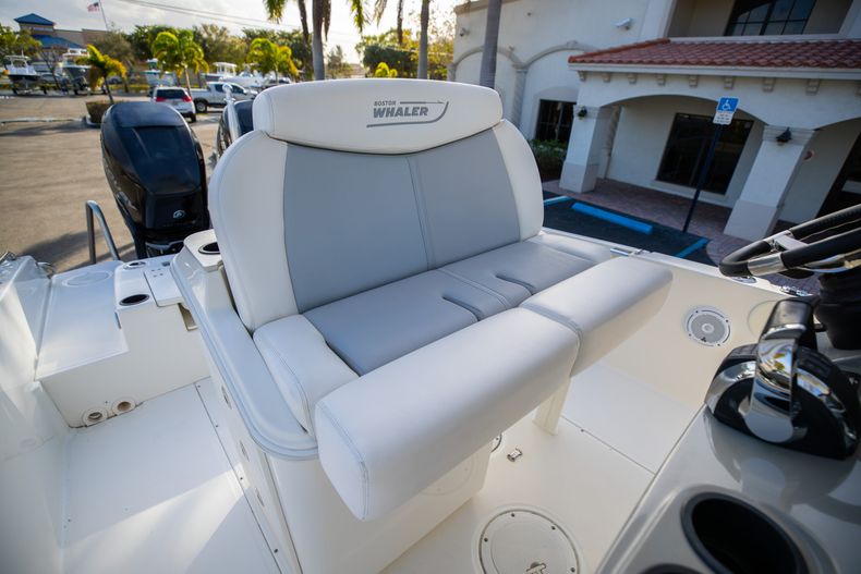 Thumbnail 40 for Used 2016 Boston Whaler 270 Dauntless boat for sale in West Palm Beach, FL