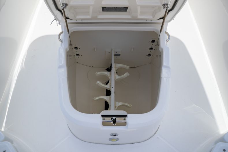 Thumbnail 55 for Used 2016 Boston Whaler 270 Dauntless boat for sale in West Palm Beach, FL
