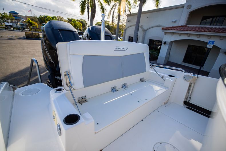 Thumbnail 17 for Used 2016 Boston Whaler 270 Dauntless boat for sale in West Palm Beach, FL