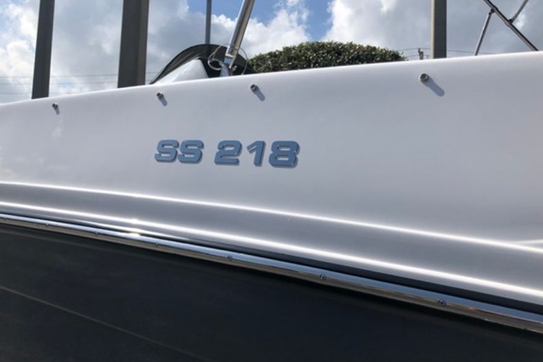 Thumbnail 8 for New 2021 Hurricane SunDeck Sport SS 218 OB boat for sale in Vero Beach, FL