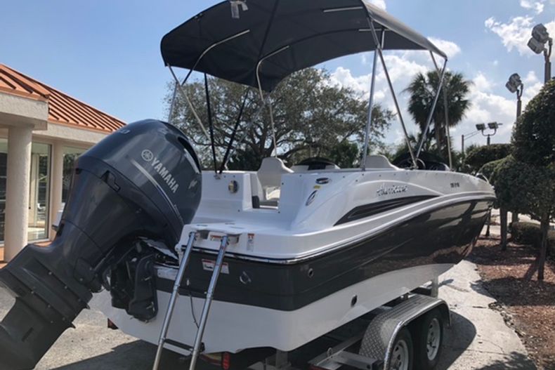 Thumbnail 5 for New 2021 Hurricane SunDeck Sport SS 218 OB boat for sale in Vero Beach, FL