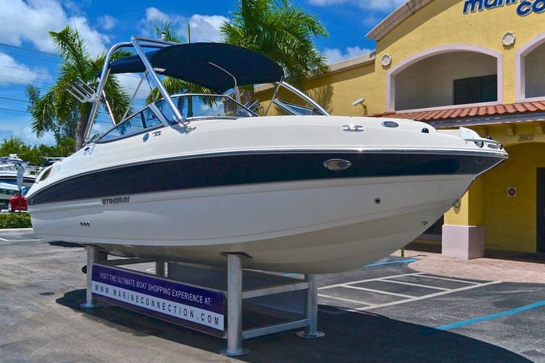Thumbnail 1 for New 2013 Stingray 215 LR Bowrider boat for sale in West Palm Beach, FL