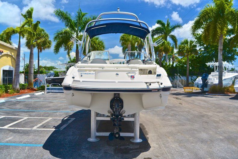 Thumbnail 6 for New 2013 Stingray 215 LR Bowrider boat for sale in West Palm Beach, FL