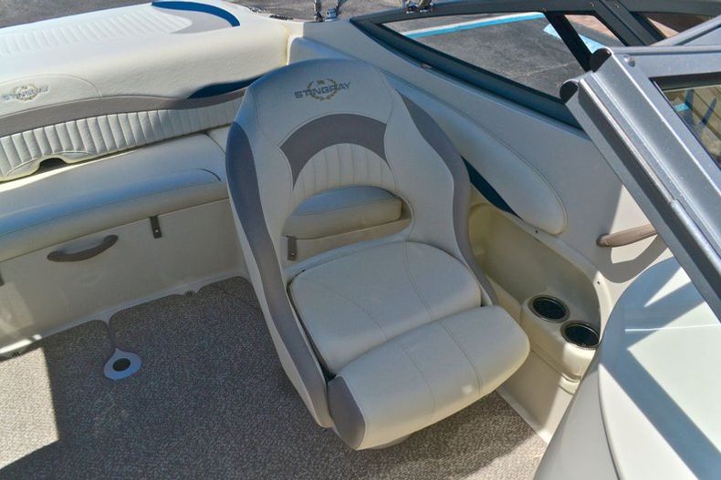 Thumbnail 19 for New 2013 Stingray 215 LR Bowrider boat for sale in West Palm Beach, FL