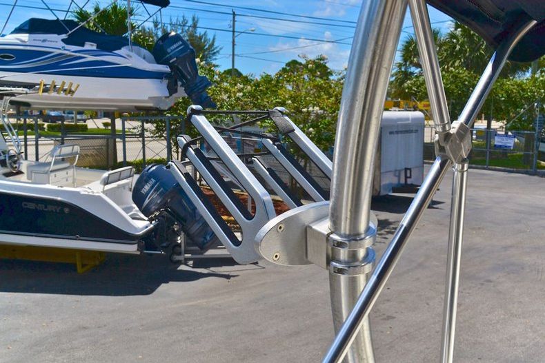 Thumbnail 74 for New 2013 Stingray 215 LR Bowrider boat for sale in West Palm Beach, FL