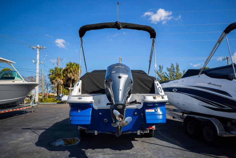 Thumbnail 3 for New 2021 Hurricane SunDeck SD 2410 OB boat for sale in West Palm Beach, FL