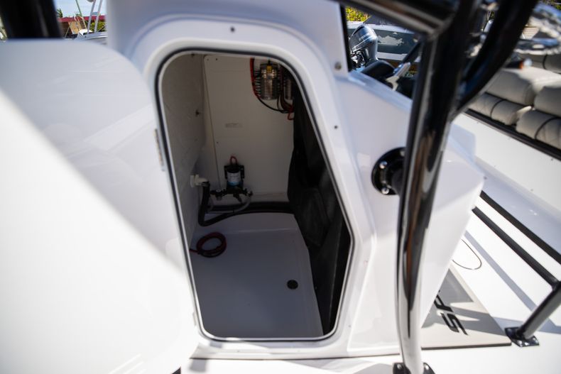 Thumbnail 31 for New 2021 Sportsman Masters 227 Bay Boat boat for sale in Vero Beach, FL