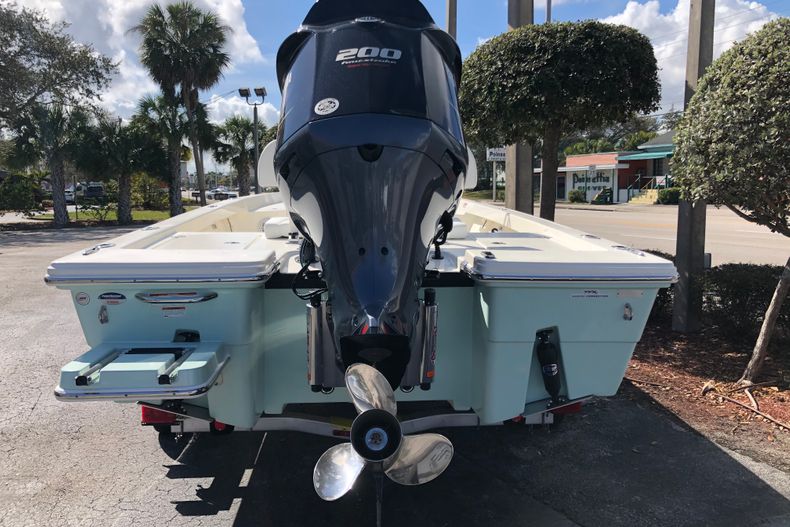 Thumbnail 4 for New 2021 Pathfinder 2200 TE boat for sale in Vero Beach, FL