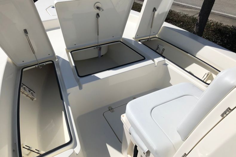 Thumbnail 17 for New 2021 Pathfinder 2200 TE boat for sale in Vero Beach, FL
