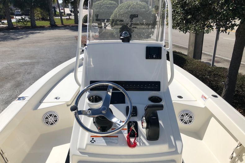 Thumbnail 11 for New 2021 Pathfinder 2200 TE boat for sale in Vero Beach, FL