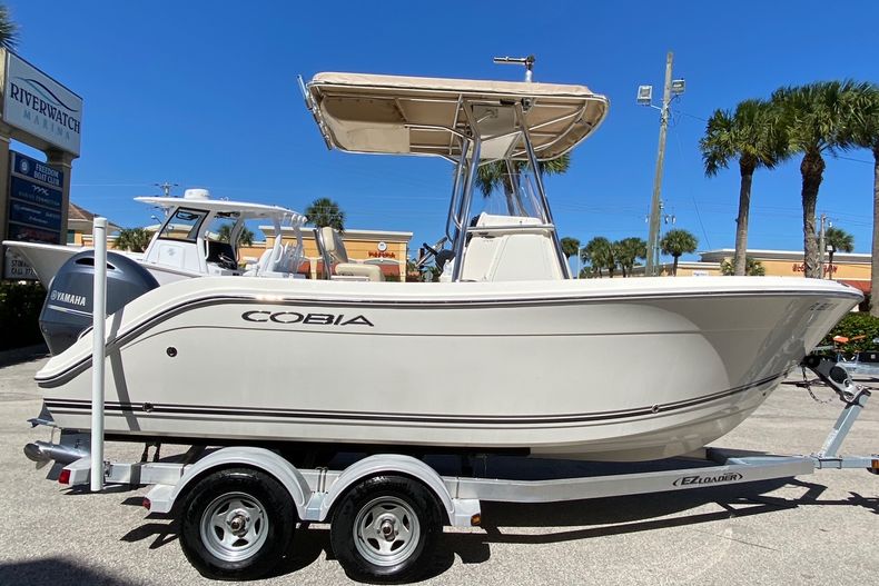 Thumbnail 3 for Used 2016 Cobia 201 CC Center Console boat for sale in Stuart, FL
