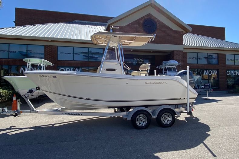 Thumbnail 1 for Used 2016 Cobia 201 CC Center Console boat for sale in Stuart, FL