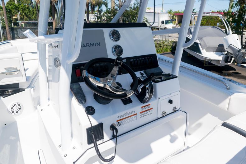 Thumbnail 27 for New 2021 Blackfin 222CC boat for sale in West Palm Beach, FL