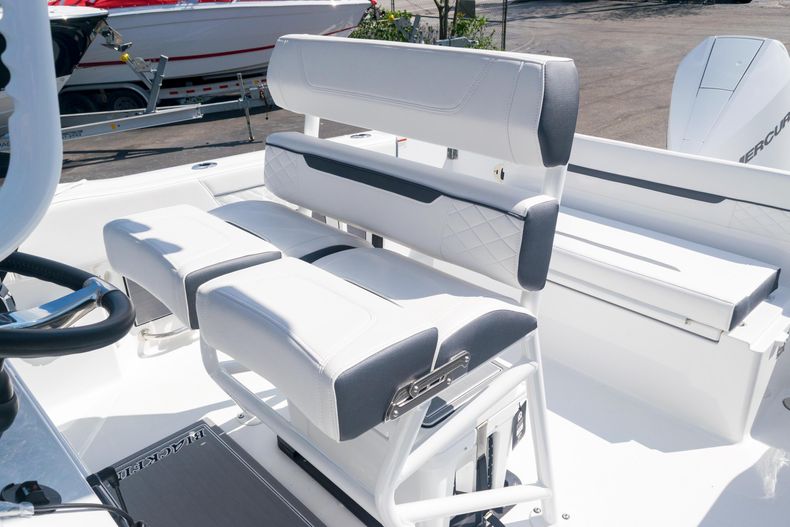 Thumbnail 25 for New 2021 Blackfin 222CC boat for sale in West Palm Beach, FL