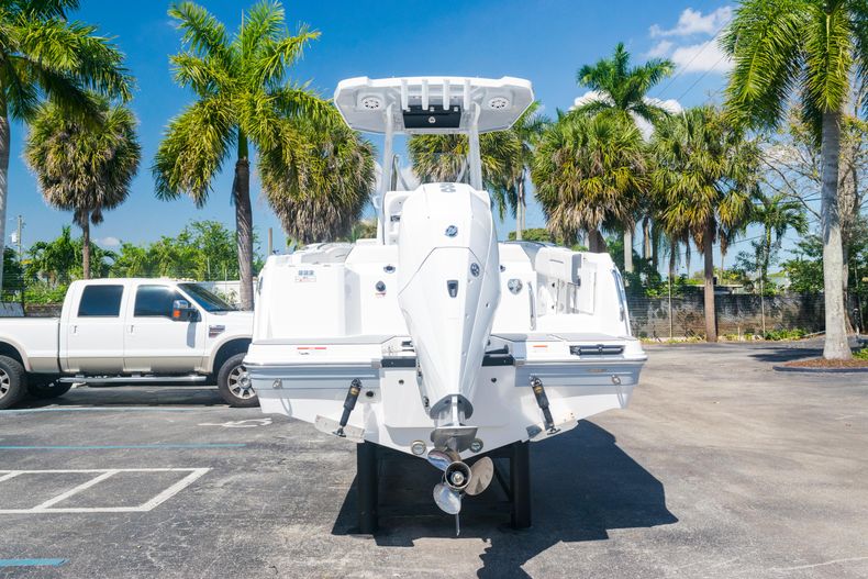 Thumbnail 6 for New 2021 Blackfin 222CC boat for sale in West Palm Beach, FL