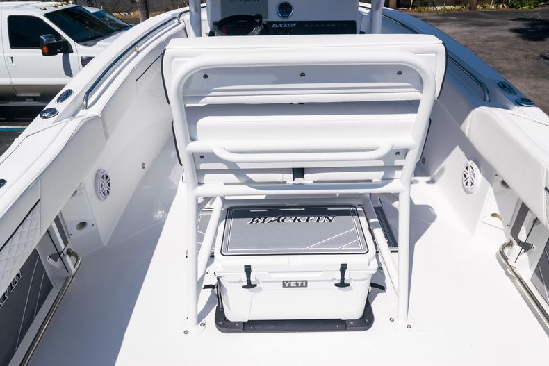 Thumbnail 13 for New 2021 Blackfin 222CC boat for sale in West Palm Beach, FL