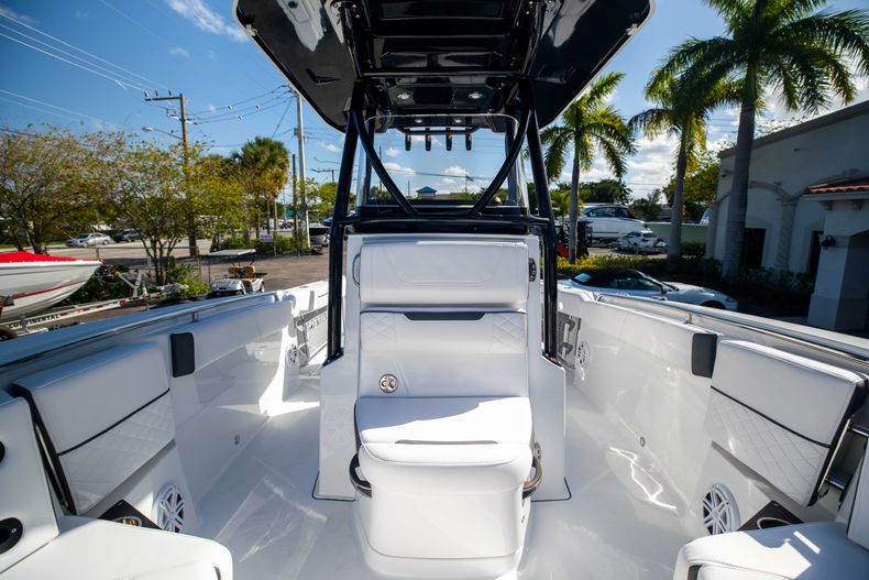 Thumbnail 43 for New 2021 Blackfin 252CC boat for sale in West Palm Beach, FL